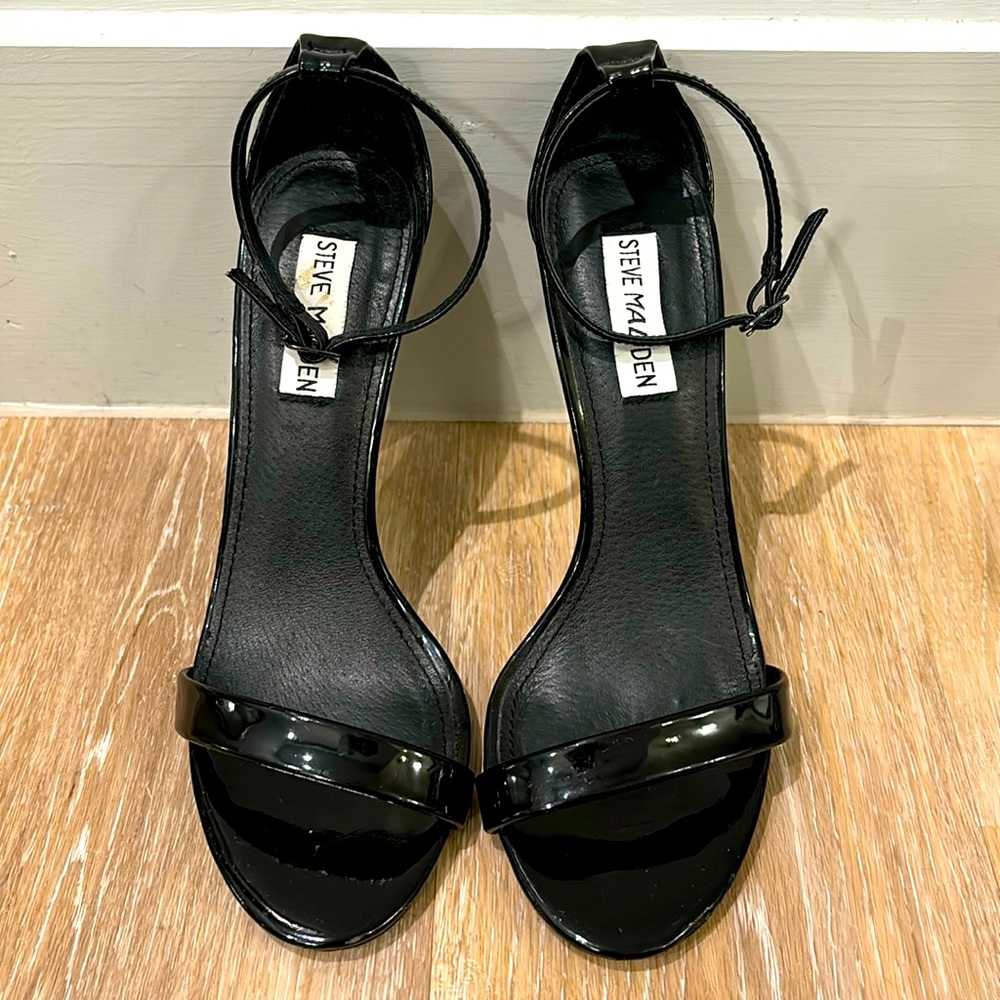 SOLD! Steve Madden Black Shiny Leather Strap Heels